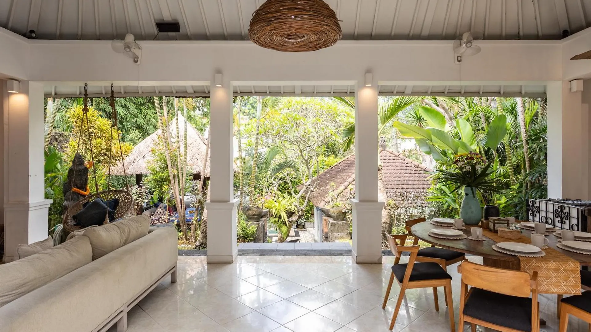 Balinese Paradise Luxury Villa Canggu