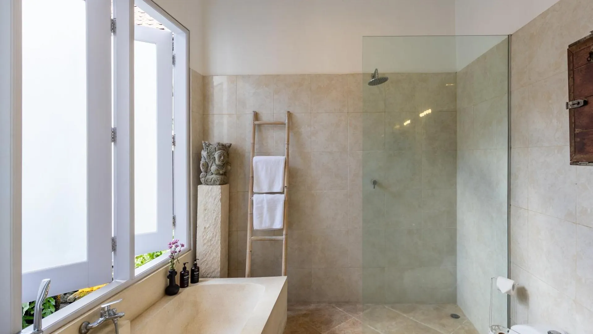 Balinese Paradise Luxury Villa Canggu